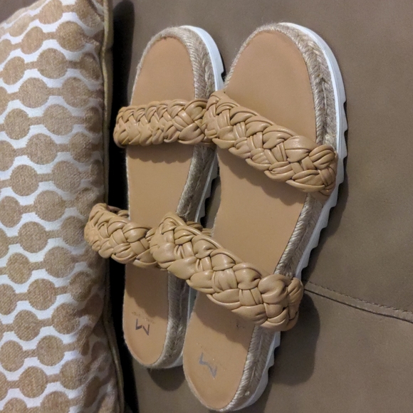 MARC FISHER JAIMEE ESPADRILLE SLIDE SANDAL - Picture 1 of 10